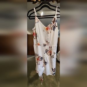 NWT Style Dome Small mini floral dress. Adjustable straps